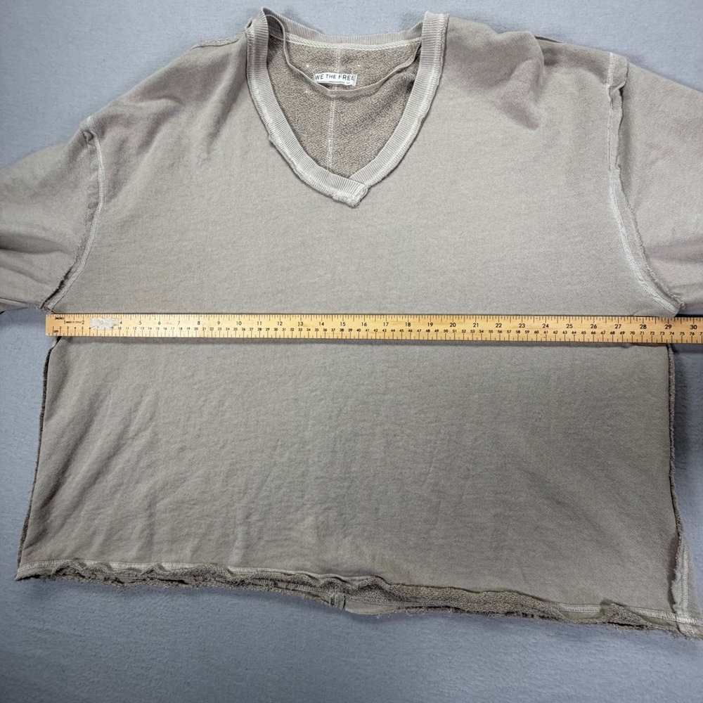 We The Free Sweatshirt Womens M‎ Grey Excellent V-Neck Oversized Raw Hem - Picture 2 of 8